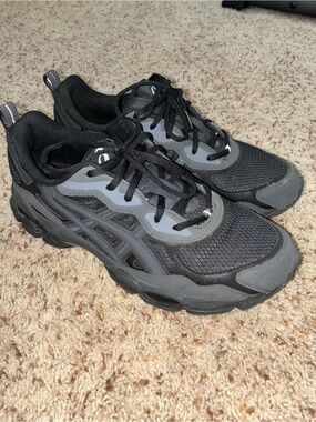 ASICS NYC- Gel Men's Black and Gray Athletic Sneakers